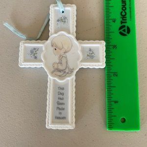 Precious Moments- small cross